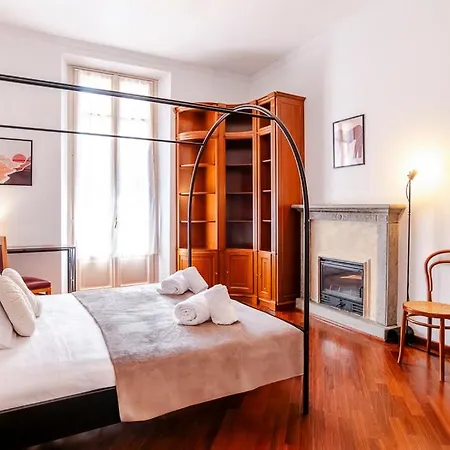 Red Luxury Homestay